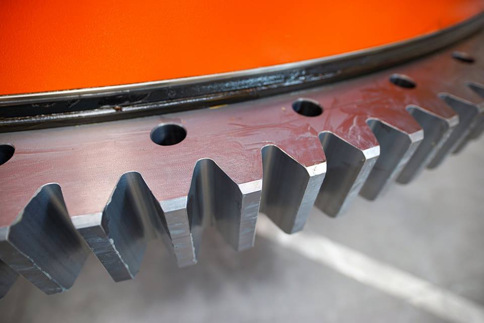 . 16 tonnás GANZ daru